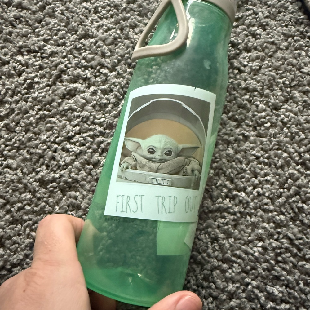 Zak! Vibrant Green Water Bottle with Baby Yoda - Picture 2 of 5